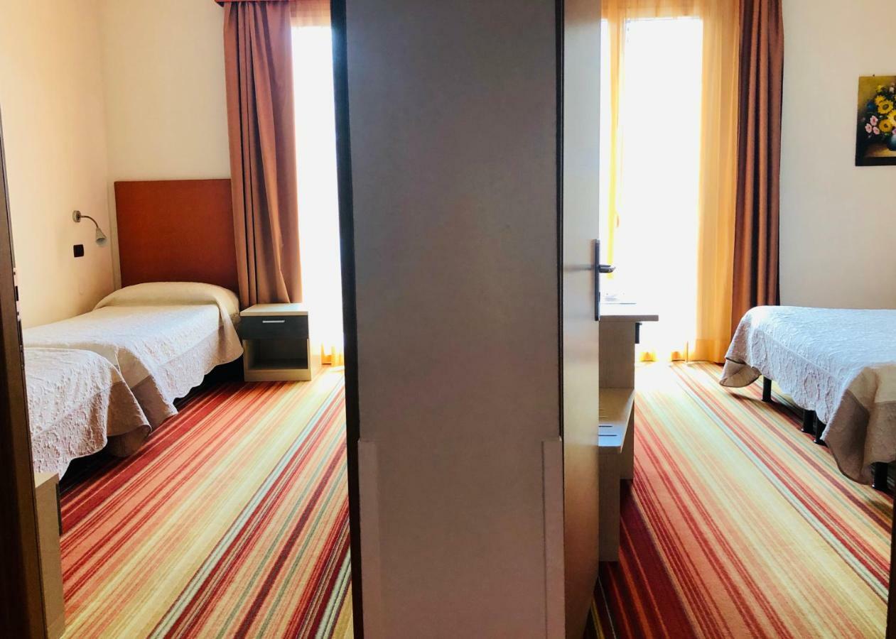 Hotel Suisse Sirmione Dış mekan fotoğraf